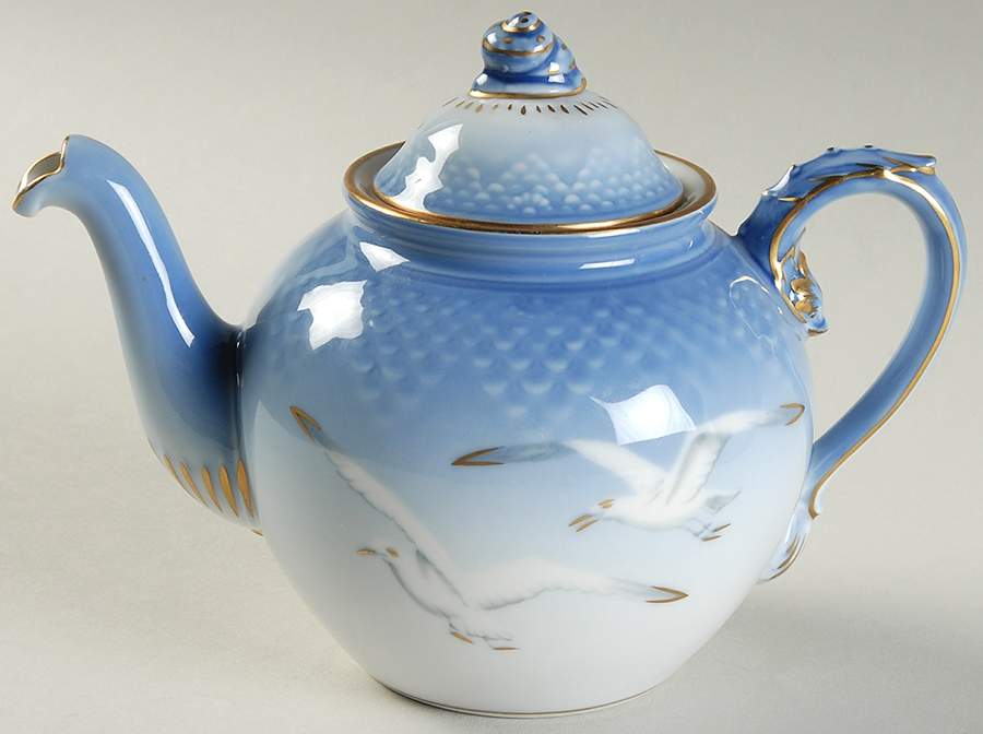 Seagull Individual Teapot & Lid by Bing & Grondahl-1