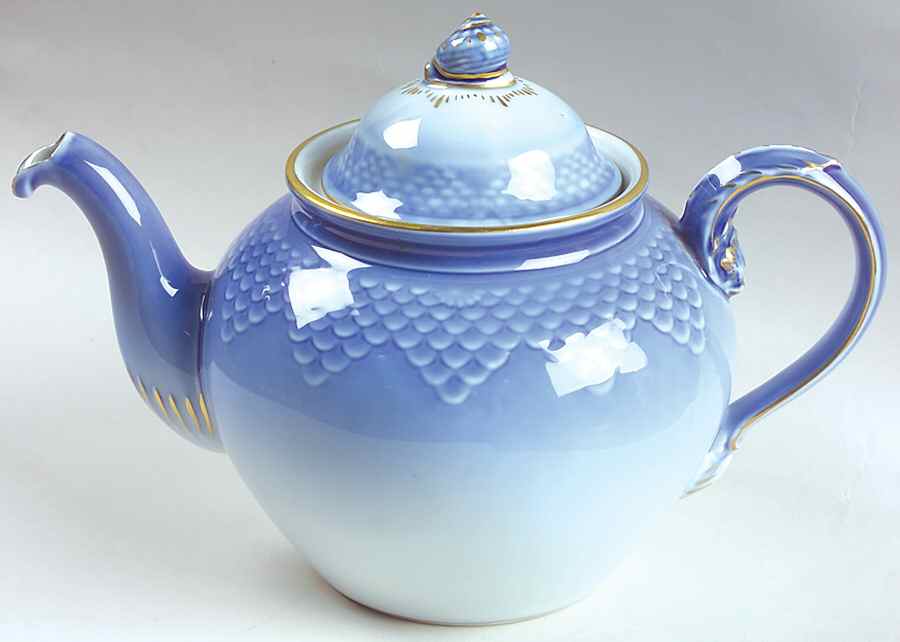 Sea Shell Teapot & Lid by Bing & Grondahl-1