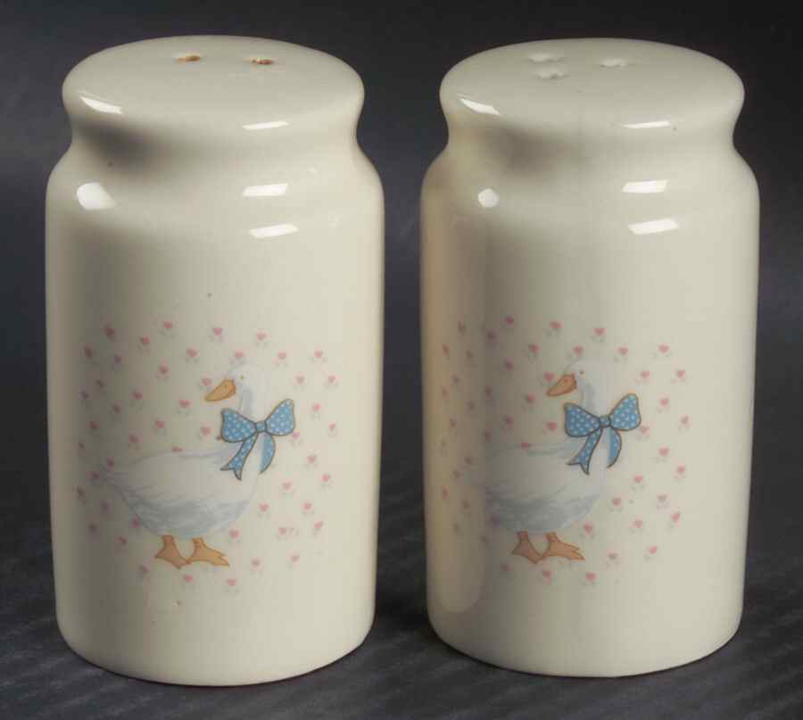 Aunt Rhody Condiment Set, Salt & Pepper Set by Brick Oven-1