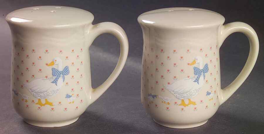 Aunt Rhody Salt & Pepper Set by Brick Oven-1
