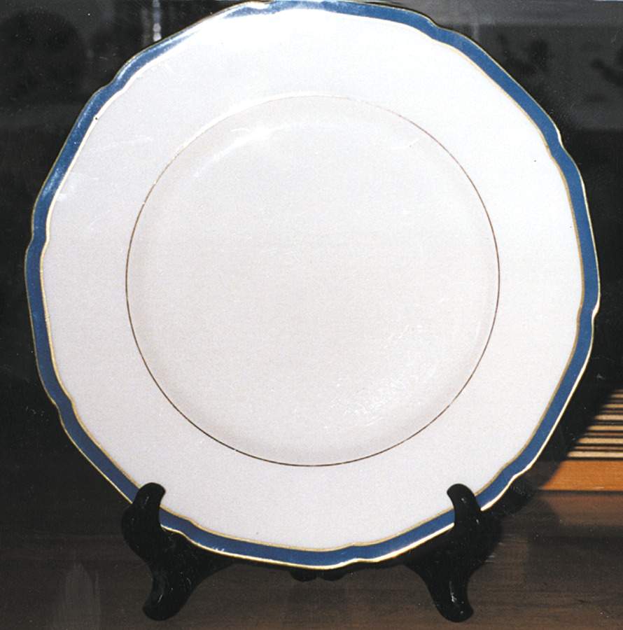 10410 Dinner Plate by Black Knight-1