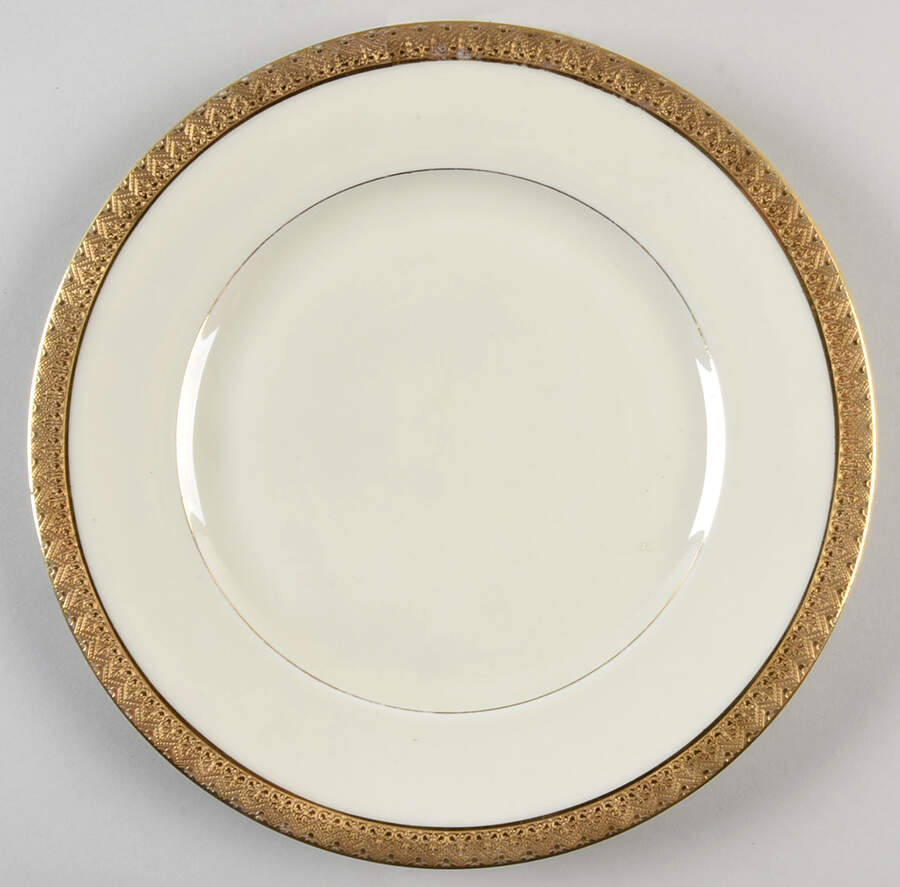 Aida Luncheon Plate by Black Knight-1