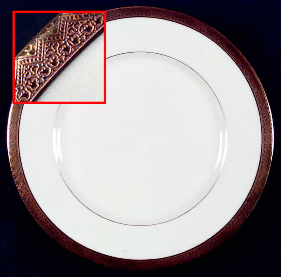 Aida Dinner Plate by Black Knight-1