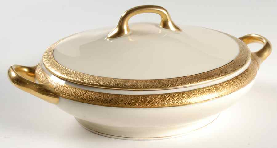 Aida Round Covered Vegetable by Black Knight-1