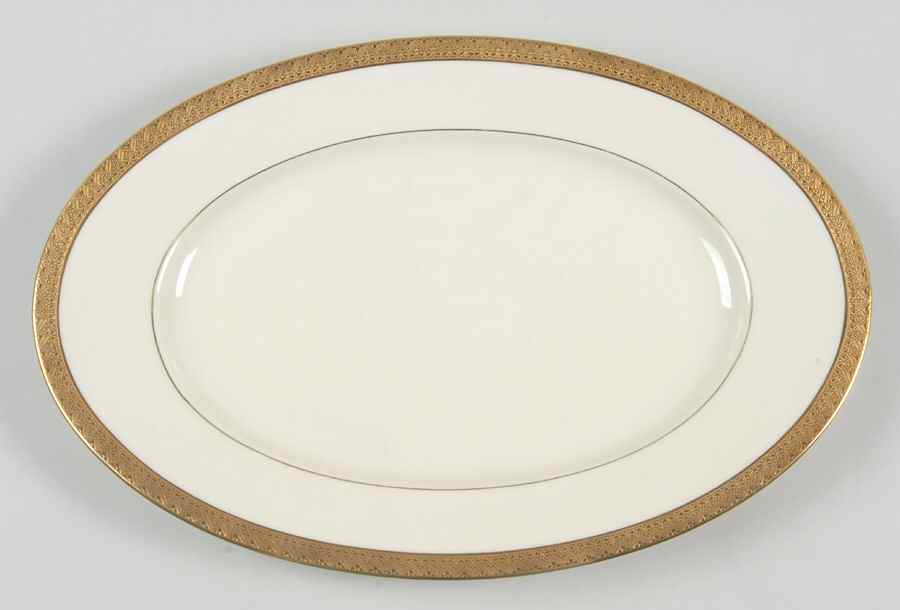 Aida 14" Oval Serving Platter by Black Knight-1