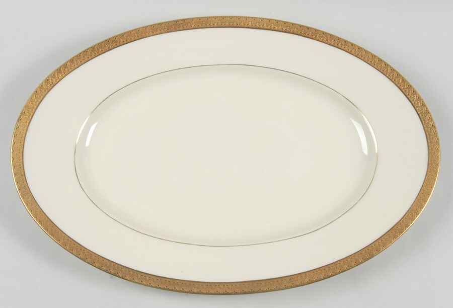 Aida 16" Oval Serving Platter by Black Knight-1