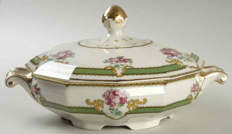 Alberto Round Covered Vegetable by Black Knight-1