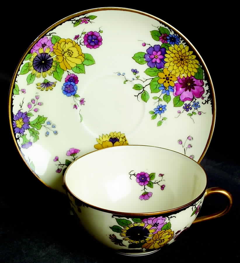 Autumnleaves Flat Cup & Saucer Set by Black Knight-1