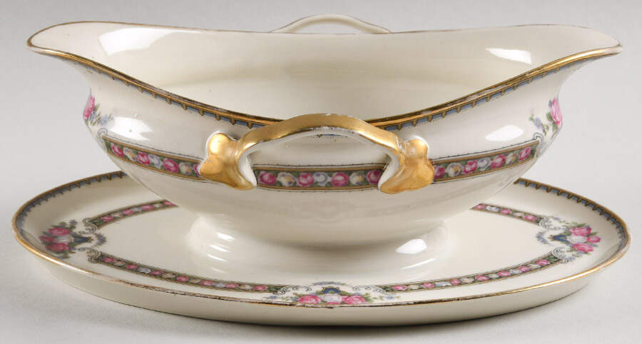 Belasco Gravy Boat with Attached Underplate by Black Knight-1