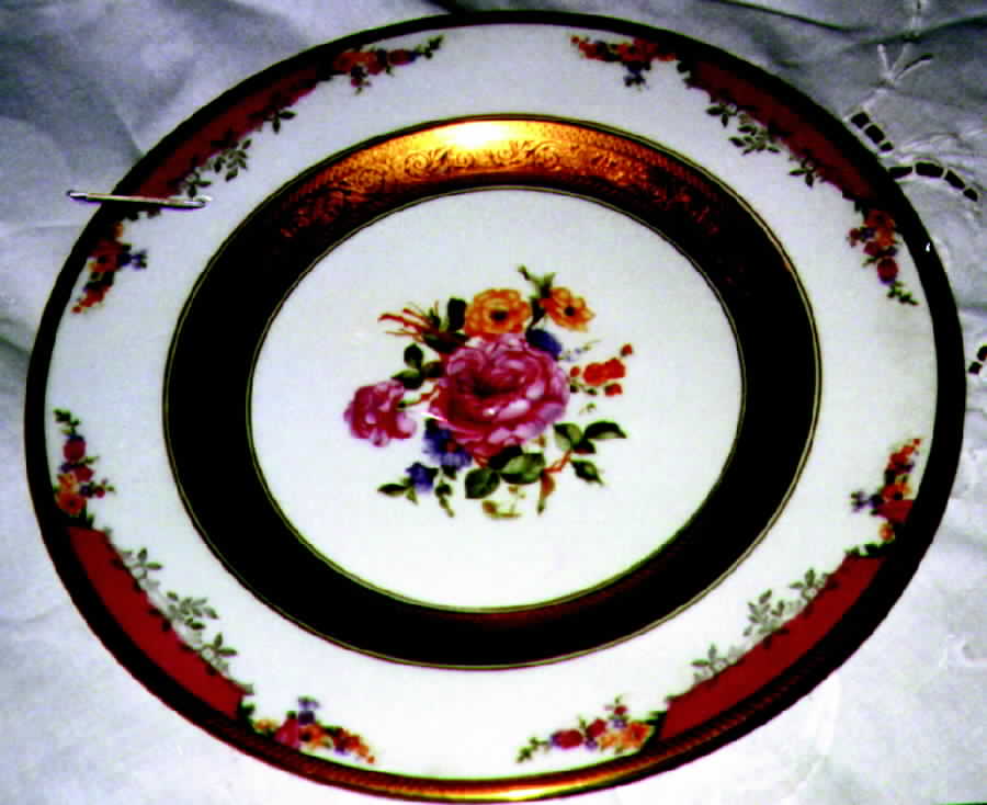 BLK19 Dinner Plate by Black Knight-1