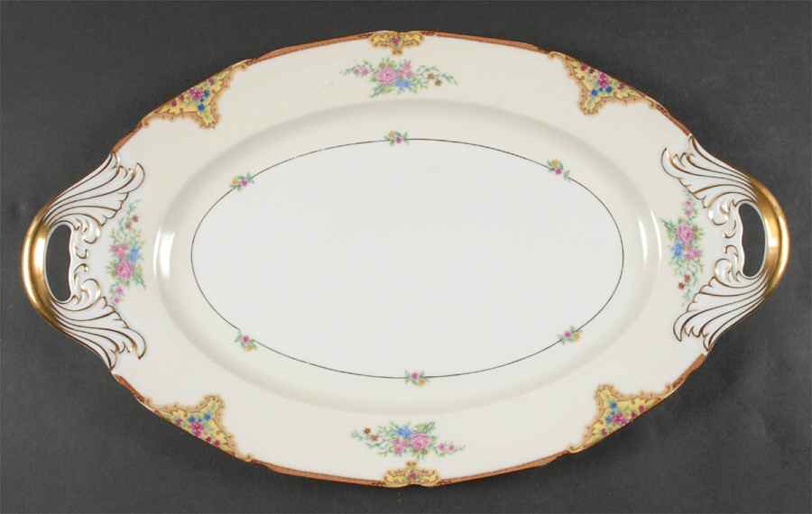 Clarissa (Scalloped) 18" Oval Serving Platter by Black Knight-1