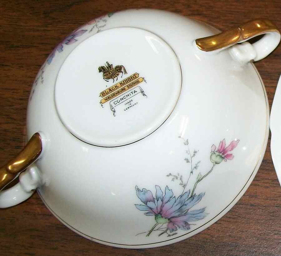 Conchita Flat Cream Soup Bowl by Black Knight-1