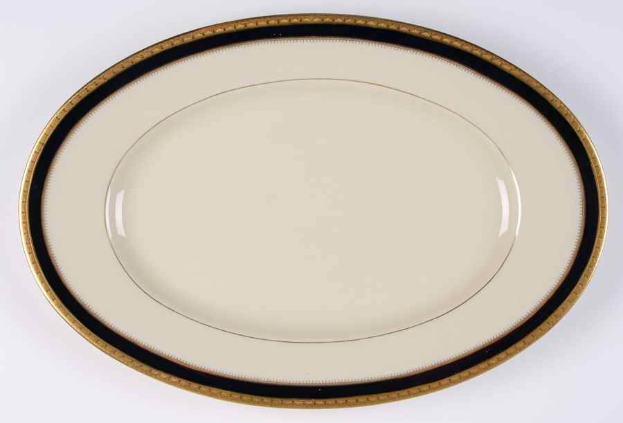 Fontainbleau Cream 18" Oval Serving Platter by Black Knight-1