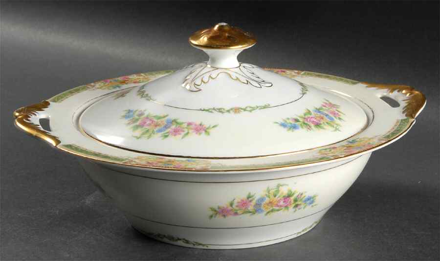Gloria (Smooth) Round Covered Vegetable by Black Knight-1