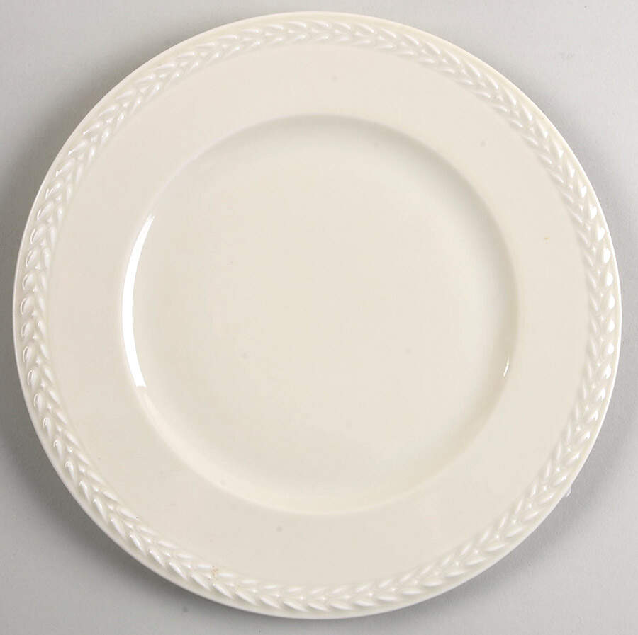 Laurel Luncheon Plate by Black Knight-1