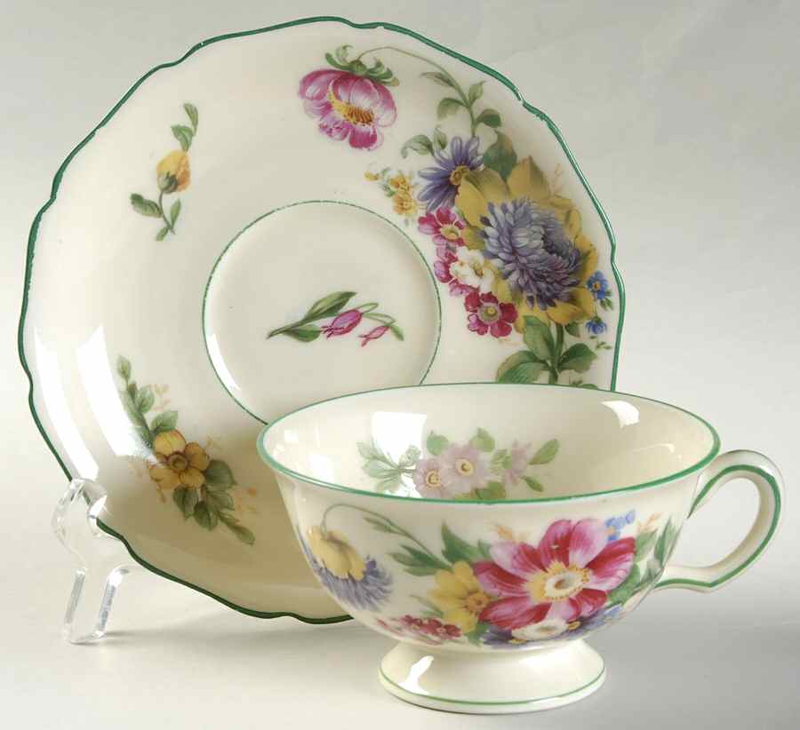 Lorrento Footed Cup & Saucer Set by Black Knight-1