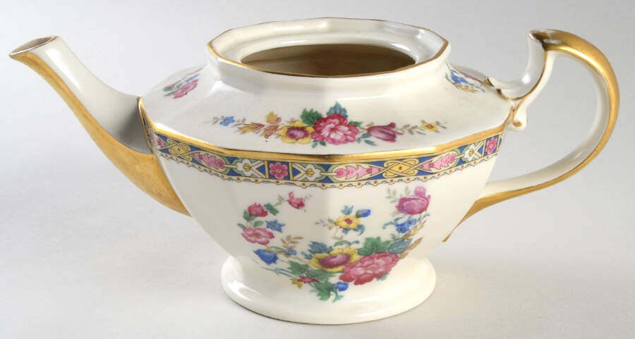 Palmero Teapot No Lid by Black Knight-1