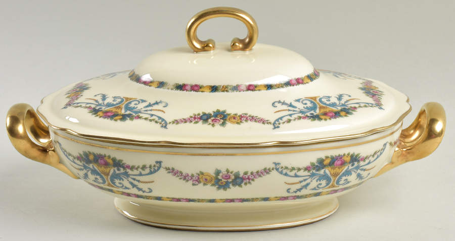 Rechere Oval Covered Vegetable by Black Knight-1