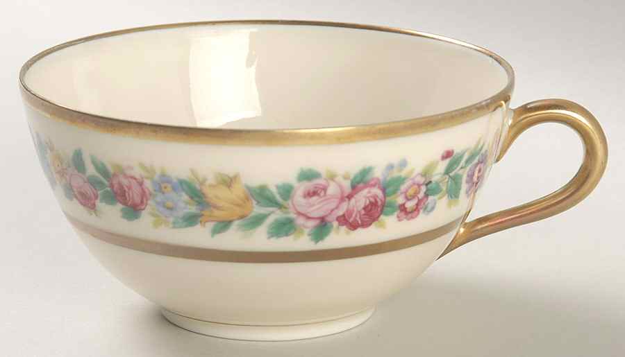 Rosemarie Flat Cup by Black Knight-1