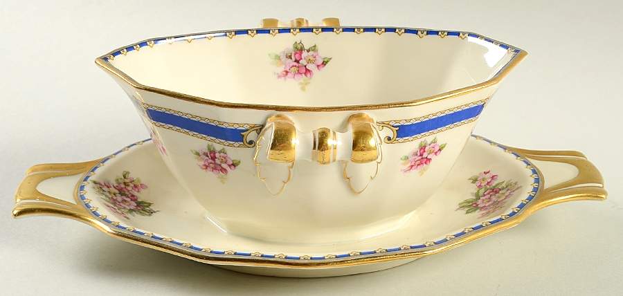 Trentino Gravy Boat with Attached Underplate by Black Knight-1