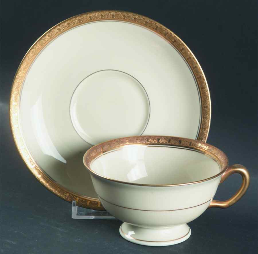 Trianon Footed Cup & Saucer Set by Black Knight-1