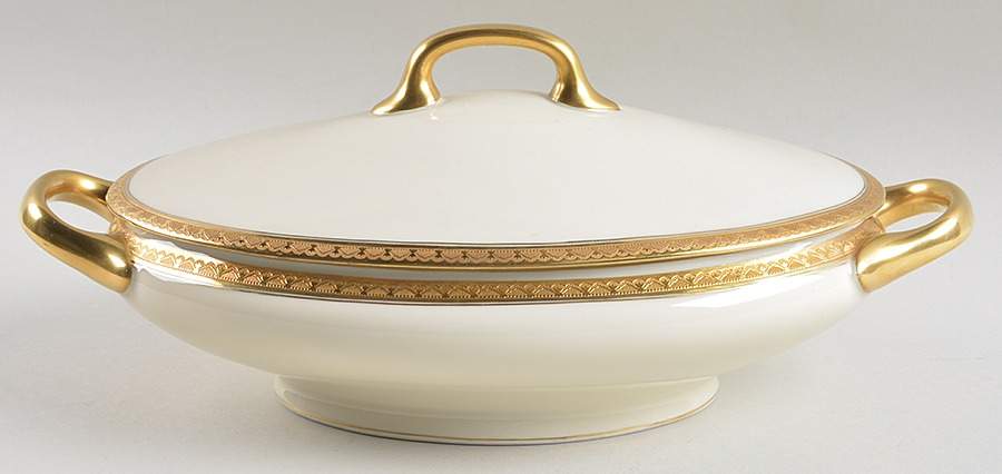 Trianon Oval Covered Vegetable by Black Knight-1