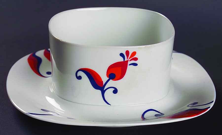 Flower Gravy Boat with Attached Underplate by Block-1