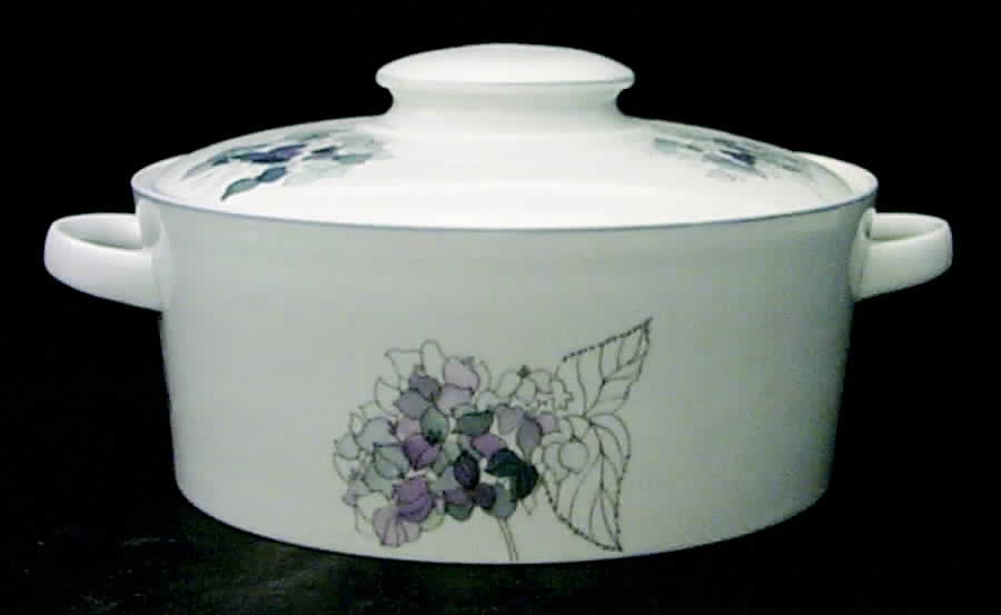 Hydrangea 2.75 Qt Round Covered Casserole by Block-1