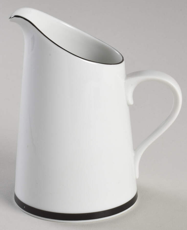 Lisboa Black Creamer by Block-1