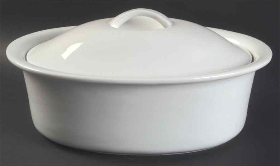 Lisboa White 2.5 Quart Oval Covered Casserole by Block-1