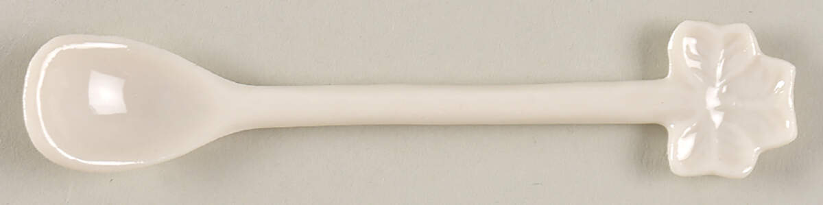Harp Shamrock Mustard Spoon by Belleek Pottery (Ireland)-1