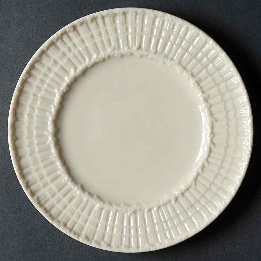 Limpet White (No Trim, Smooth) Dessert/Pie Plate by Belleek Pottery (Ireland)-1