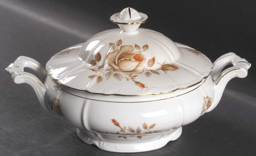 Alpin Rose Round Covered Vegetable by Bohemia Ceramic Works-1