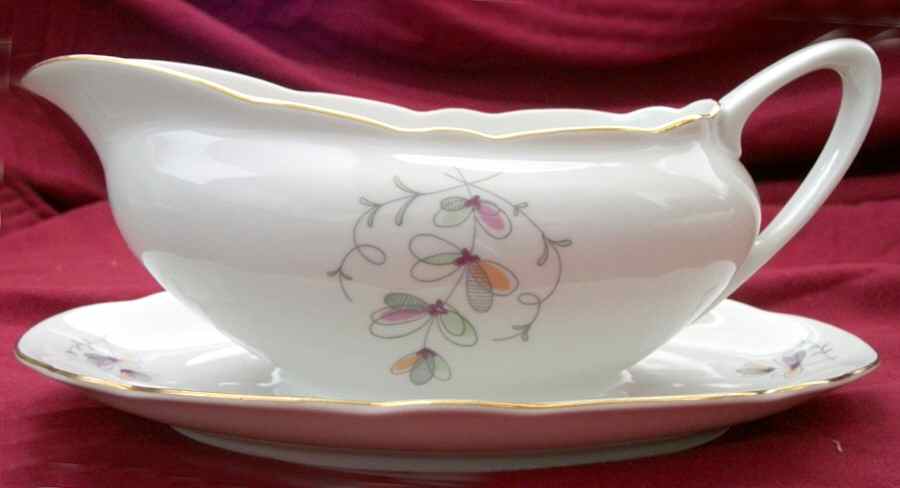 BOH27 Gravy Boat with Attached Underplate by Bohemia Ceramic Works-1