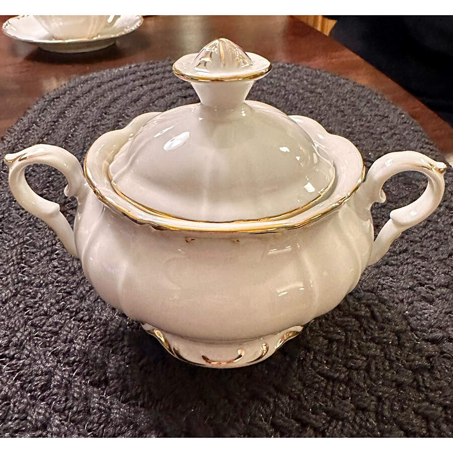 BOH53 Sugar Bowl & Lid by Bohemia Ceramic Works-1