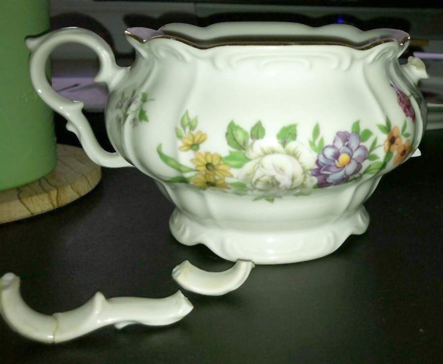 Bouquet (Scroll Edge) Sugar Bowl & Lid by Bohemia Ceramic Works-1