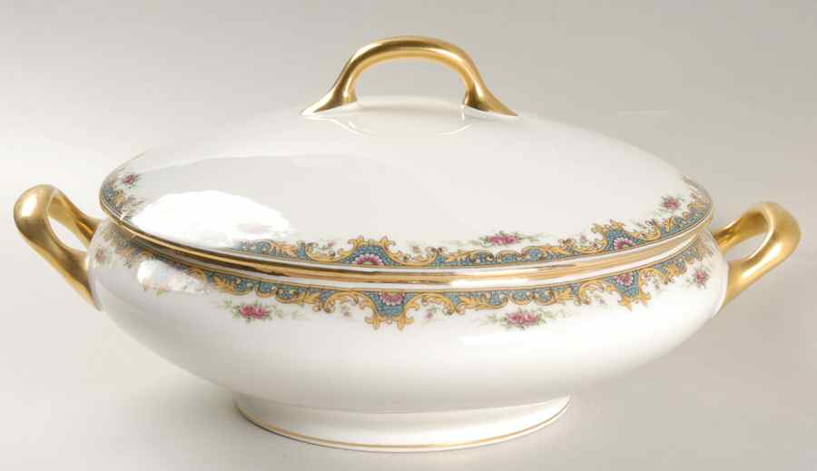 Lucie Round Covered Vegetable by Jean Boyer (Limoges)-1