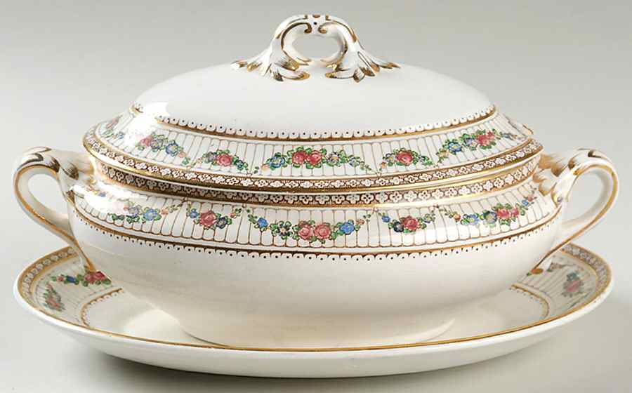 9852 Sauce Boat & Lid with Underplate by Booths-1