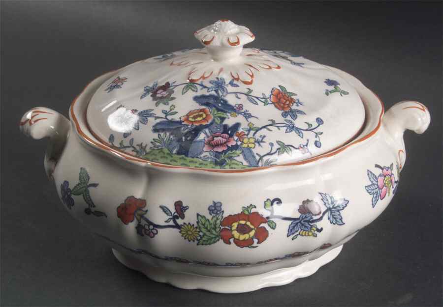 Pompadour (Scalloped) Round Covered Vegetable by Booths-1