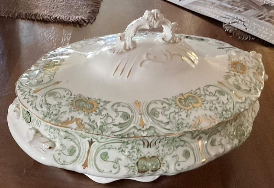 Laurel Green Oval Covered Vegetable by T & R Boote-1