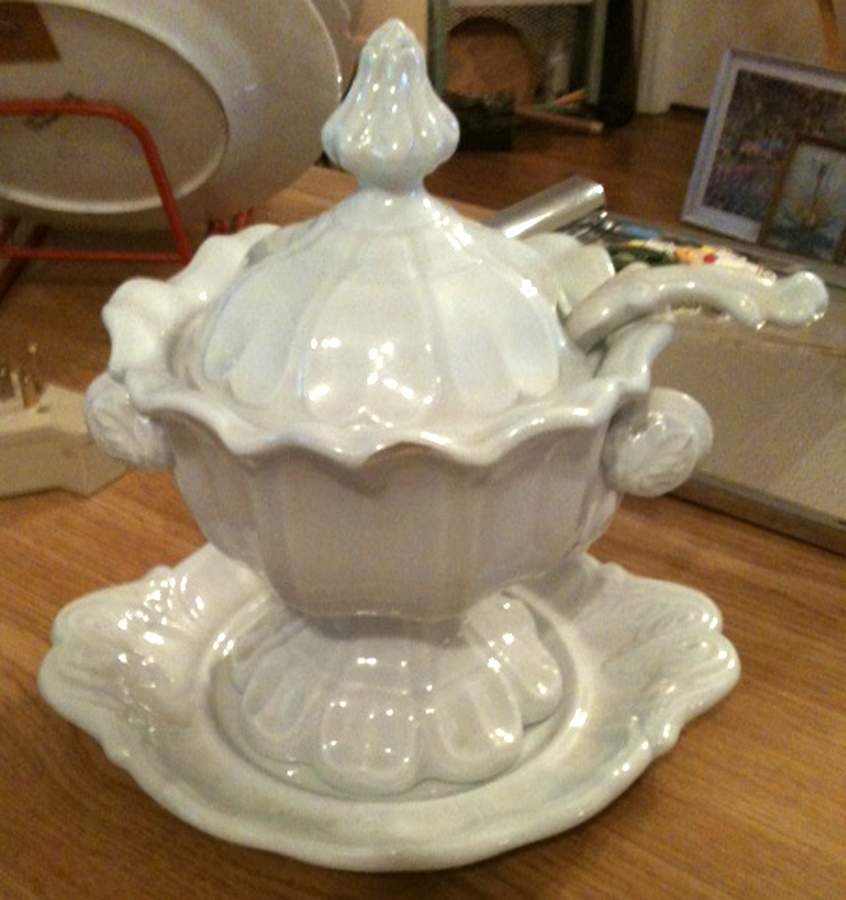 Sydenham Sauce Boat & Lid & Underplate & Ladle by T & R Boote-1
