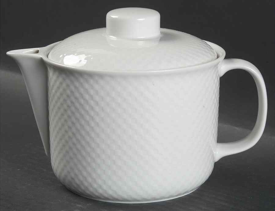 Chess Teapot & Lid by Boda Nova-1