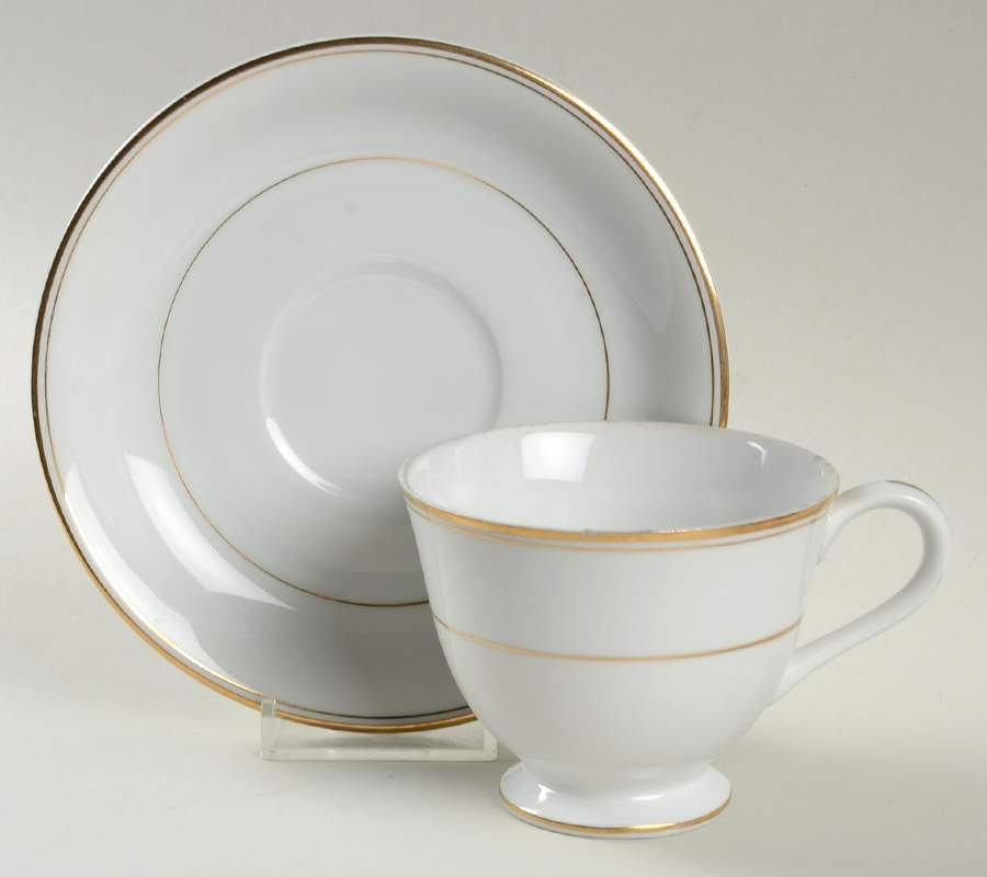 Essence Footed Cup & Saucer Set by Brentwood-1