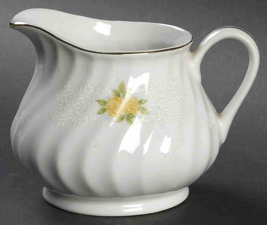 Bridal Bouquet Creamer by Bristol (Japan)-1