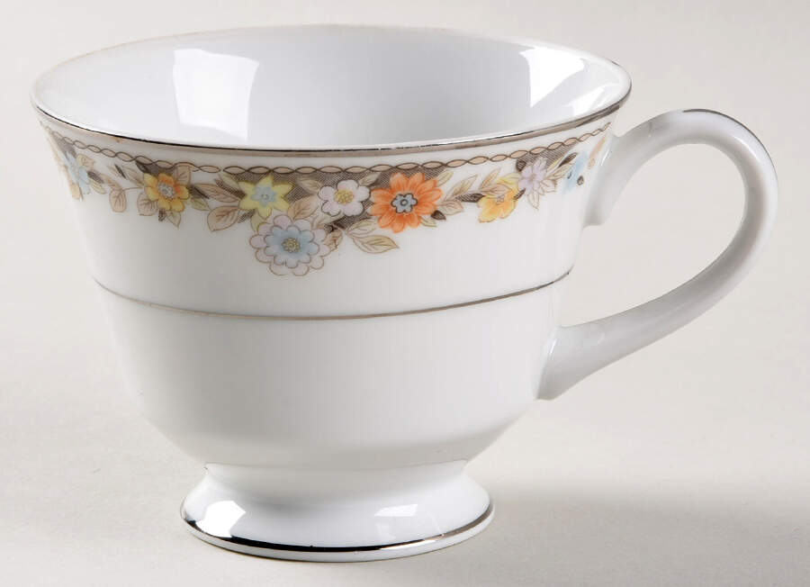 Debonair Footed Cup by Bristol (Japan)-1