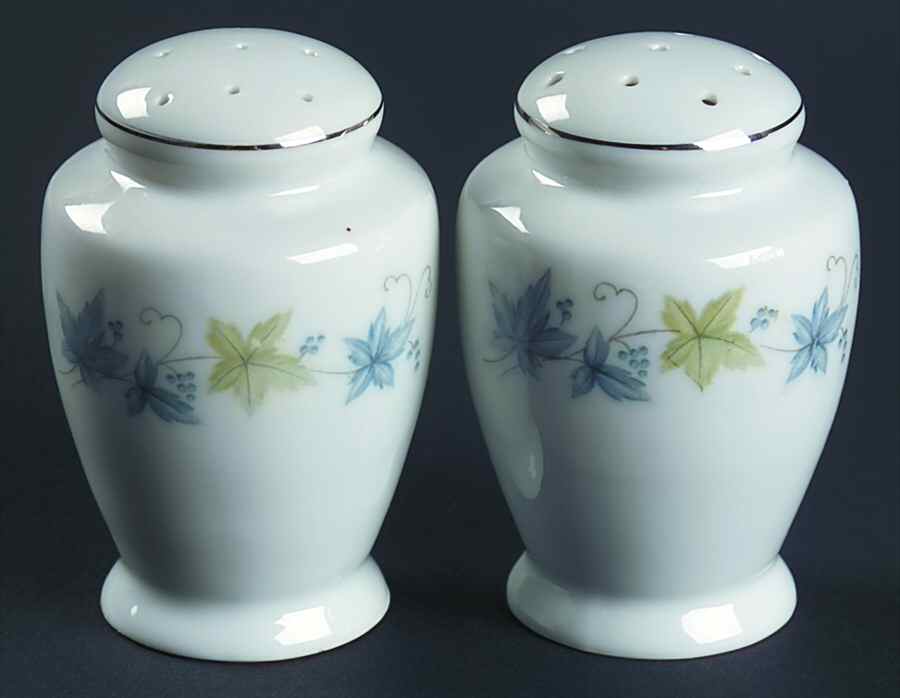 Leaves & Grapes Salt & Pepper Set by Bristol (Japan)-1
