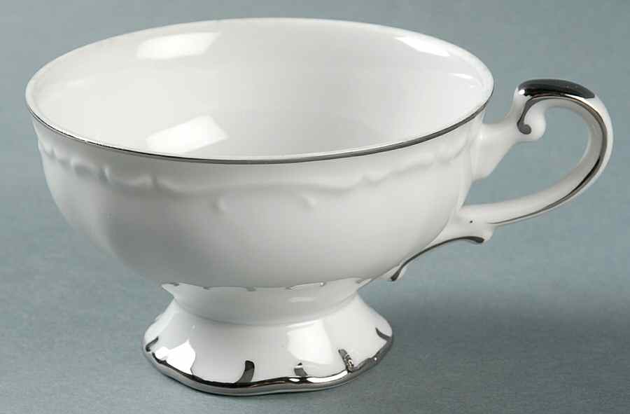 Nobility Footed Cup by Bristol (Japan)-1