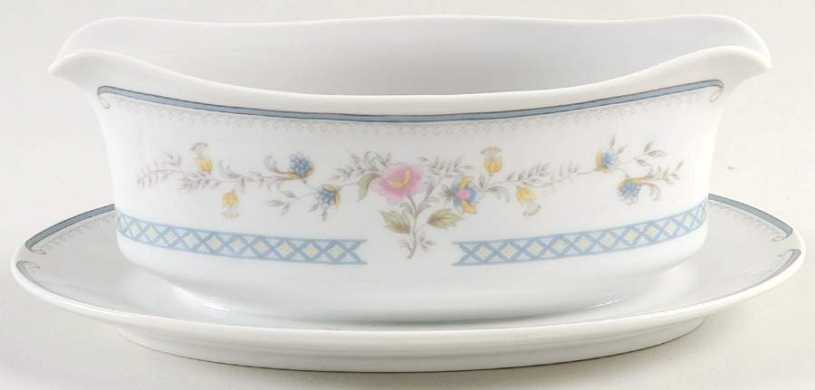 Stratford Gravy Boat with Attached Underplate by Brookwood-1