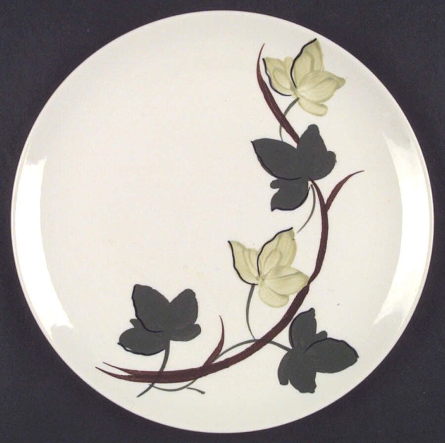 Plantation Ivy Dinner Plate by Blue Ridge Southern Pottery-1