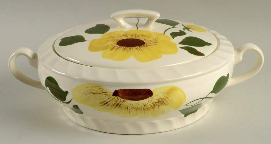 Ridge Daisy Round Covered Vegetable by Blue Ridge Southern Pottery-1